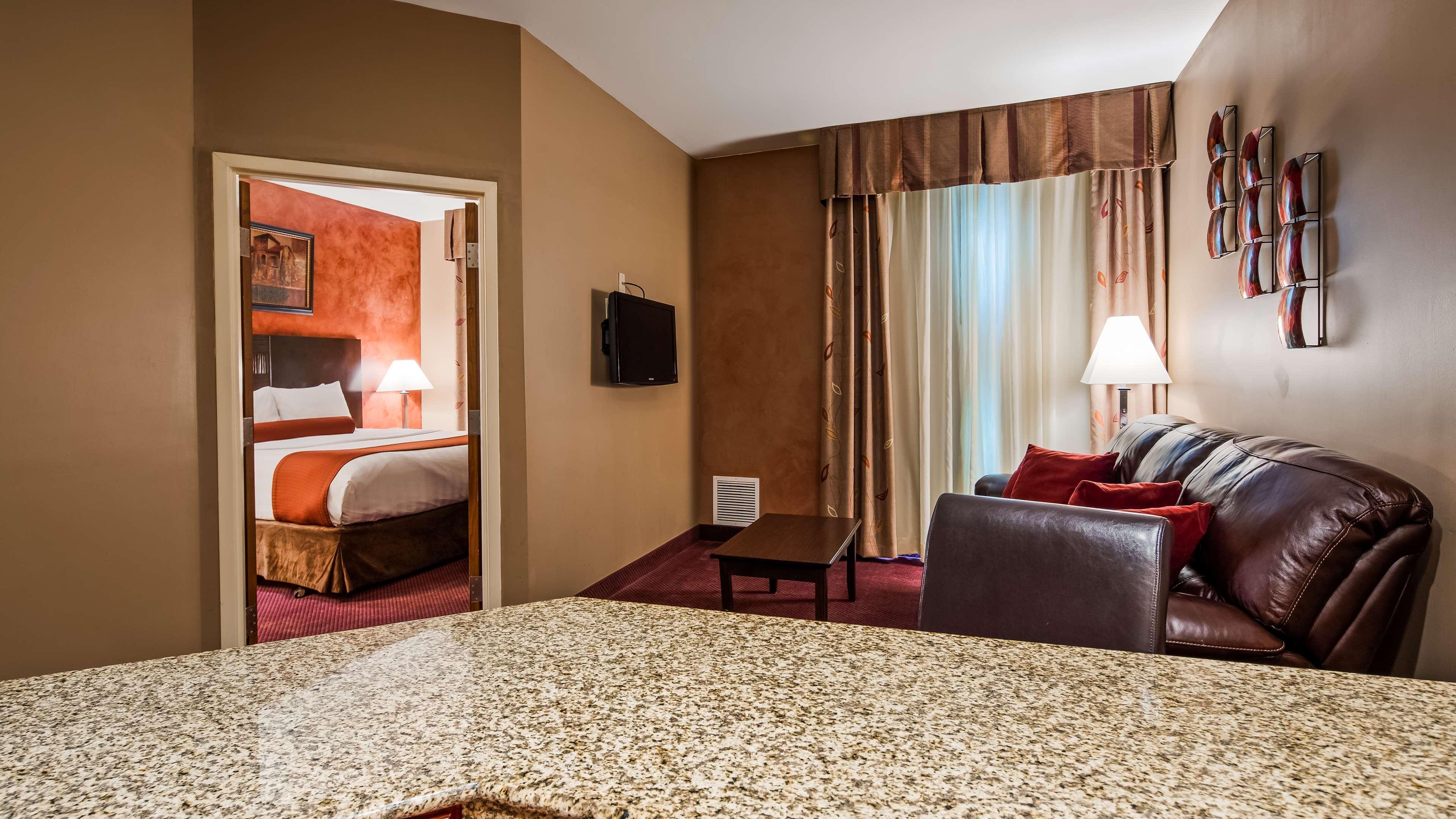 Best Western Plus Hannaford Inn & Suites Kenwood Eksteriør bilde