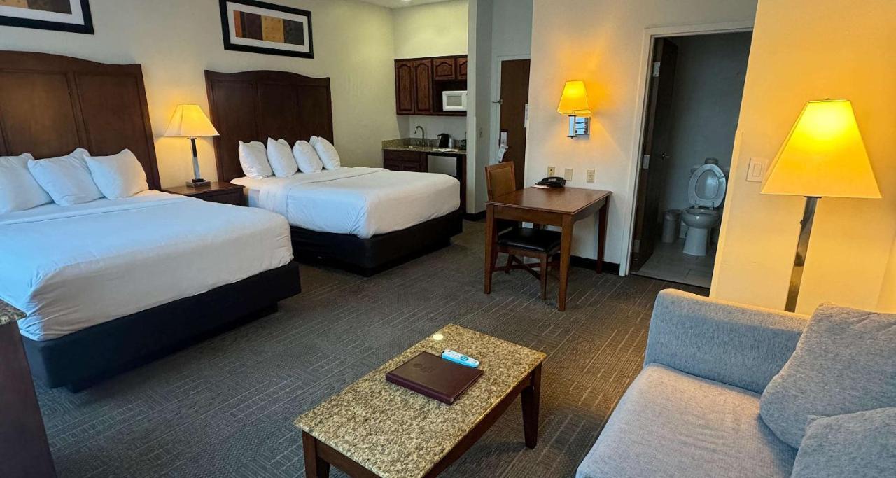 Best Western Plus Hannaford Inn & Suites Kenwood Eksteriør bilde