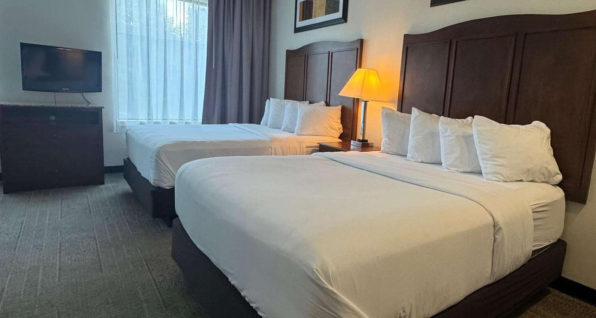 Best Western Plus Hannaford Inn & Suites Kenwood Eksteriør bilde